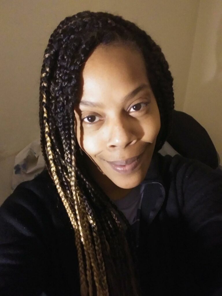 woman smile with braids